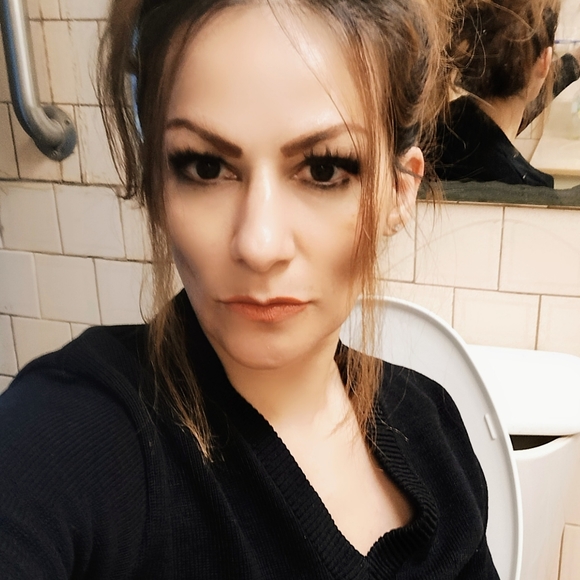 Meet your Posher, Jennifer - Picture 5 of 16